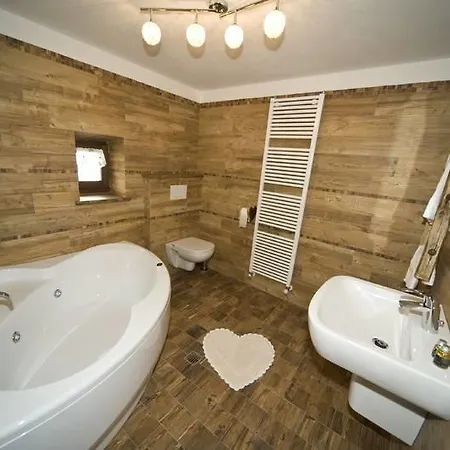 Le Petit Coeur Fontainemore